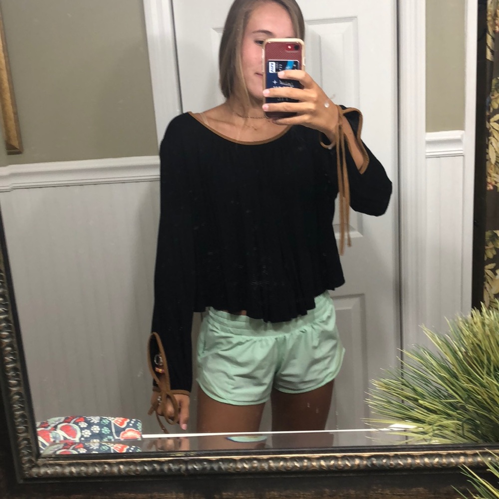 Soft cropped long sleeve top